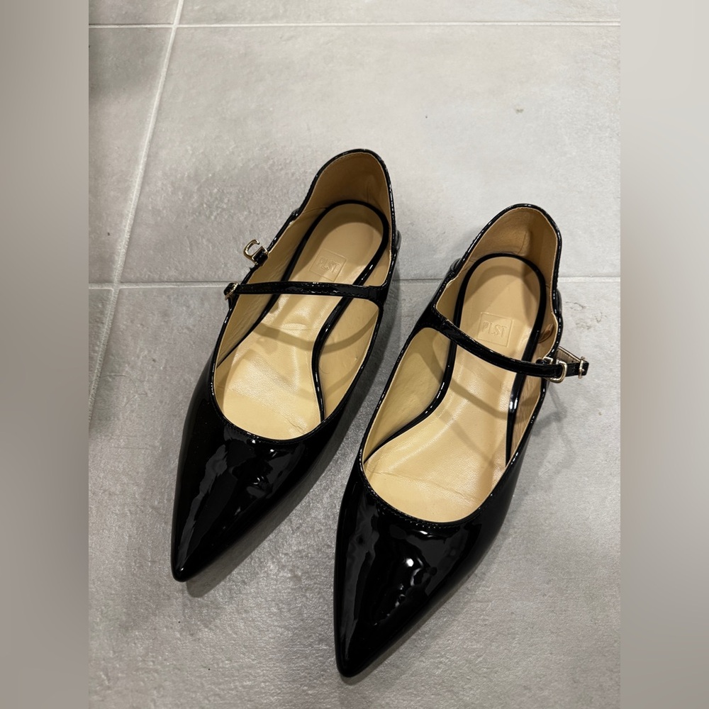Black glossy Flats